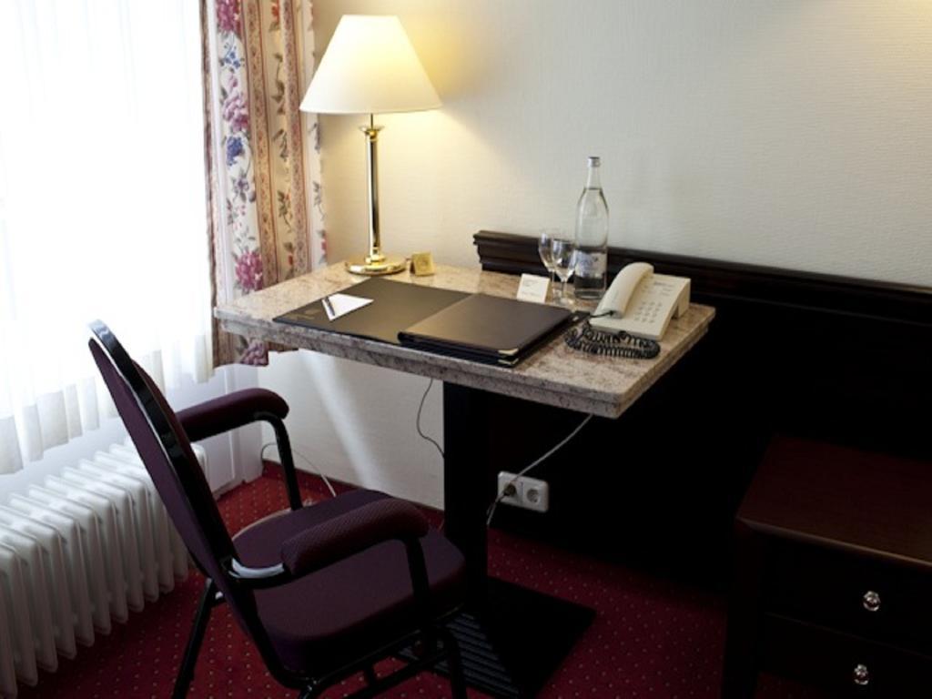 Sachsenwald Hotel Reinbek Ngoại thất bức ảnh