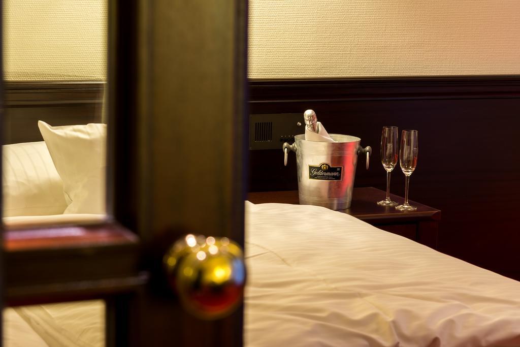 Sachsenwald Hotel Reinbek Ngoại thất bức ảnh