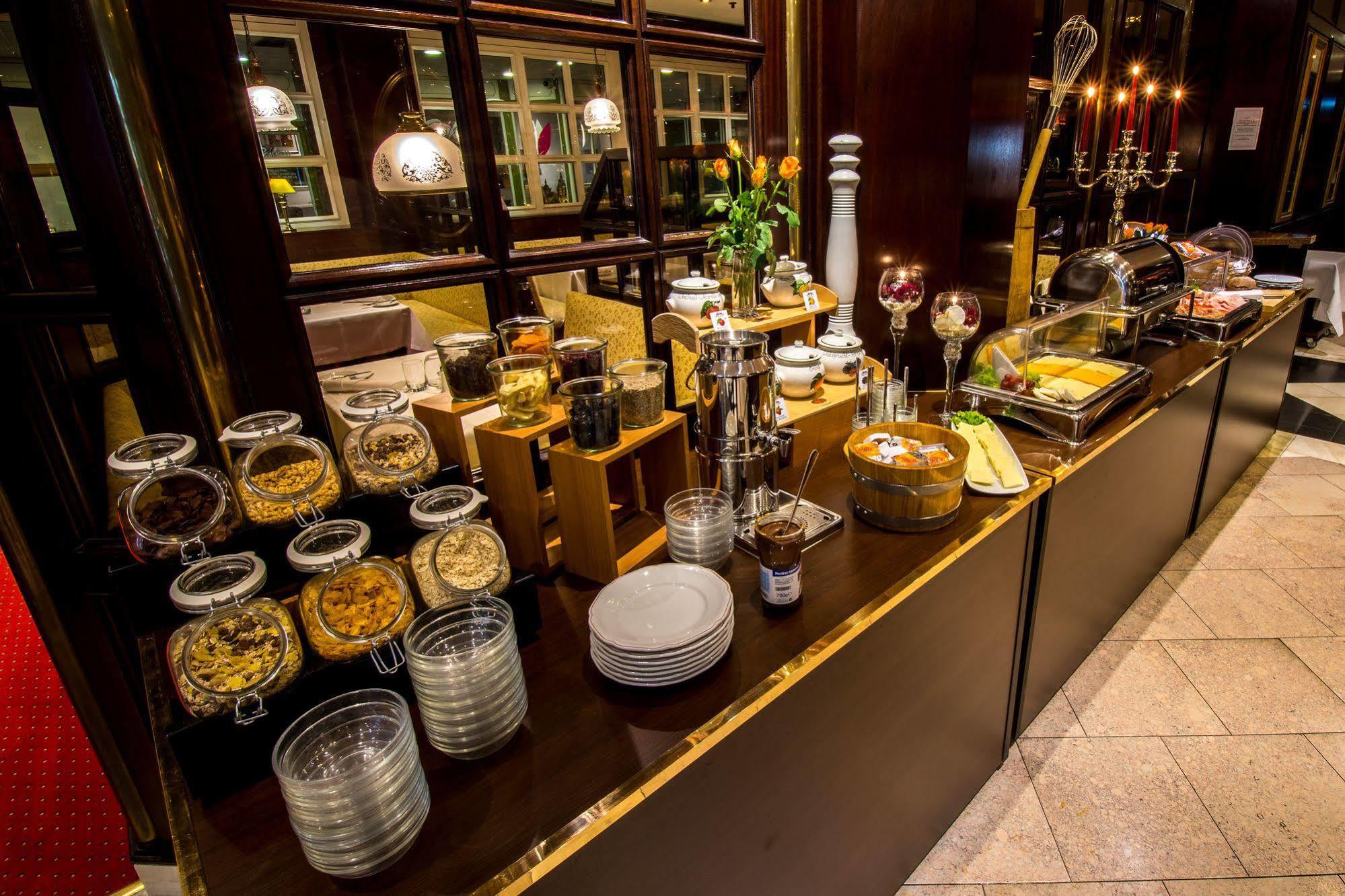 Sachsenwald Hotel Reinbek Ngoại thất bức ảnh